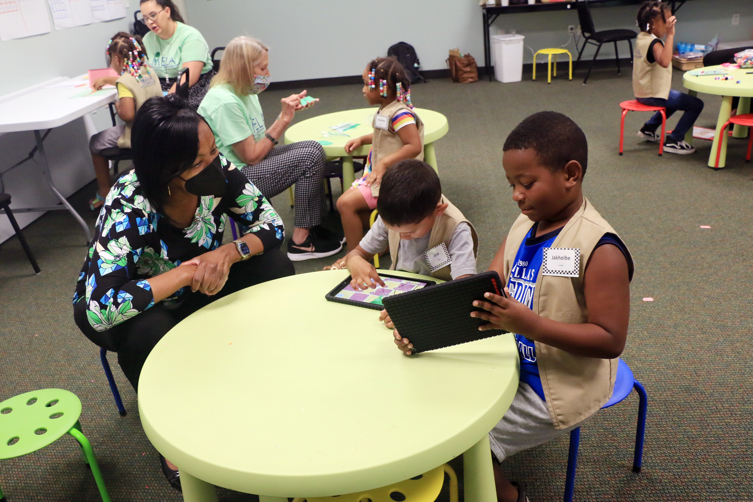 Student learning math with La Vega Superintendent Dr. Sharon Shields at Baylor Math for Early Learners Academy